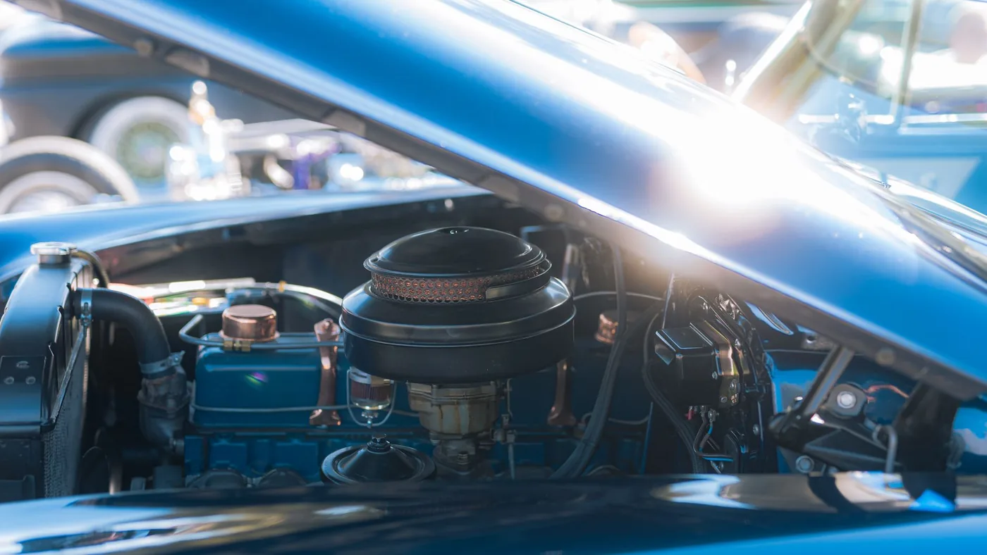 Detail motoru veteránského automobilu